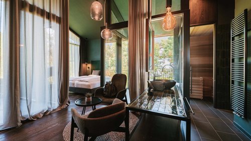 Skifahren und Snowboarden Skifahren und Snowboarden