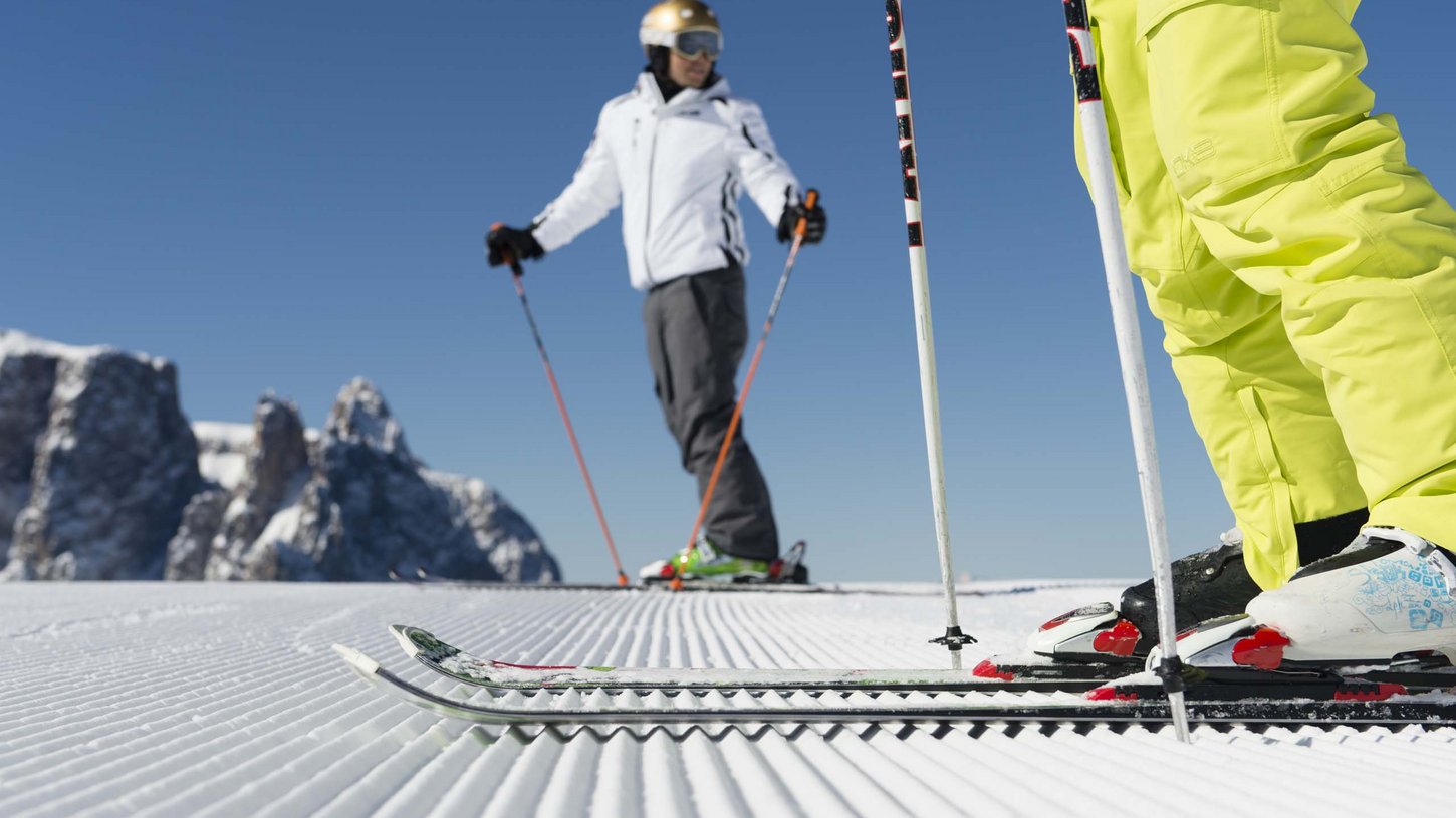 Skifahren und Snowboarden Skifahren und Snowboarden